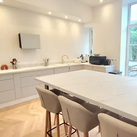 Magnifique Maison Avec Piscine Dom wakacyjny Maringues